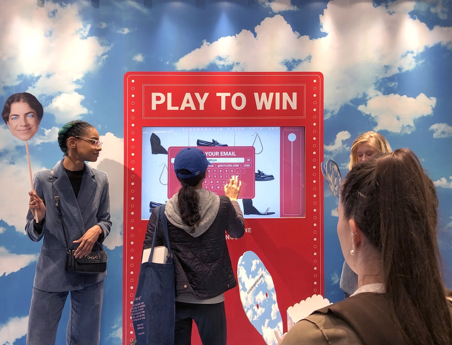 Leandra Medine x MANGO Slot Machine